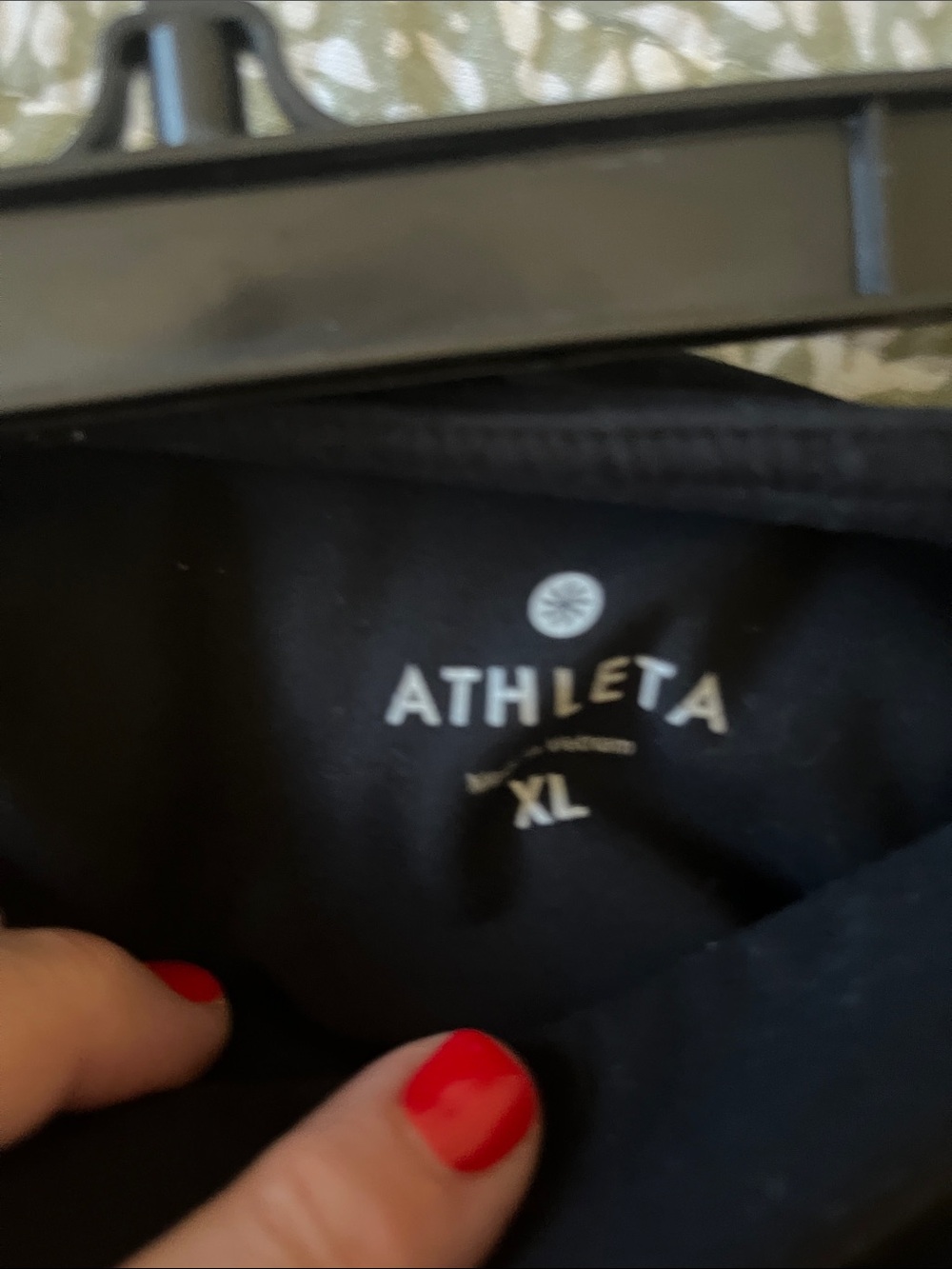 Athleta Black Cropped Workout Pants - Picture 4 of 4